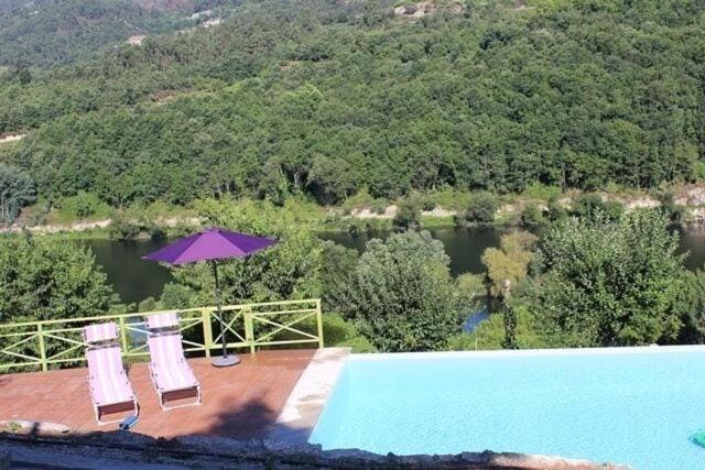 הוילה אמרנטה "Bouca Drigues" Casa Antiga De Pedra Com Piscina E Vista Rio מראה חיצוני תמונה